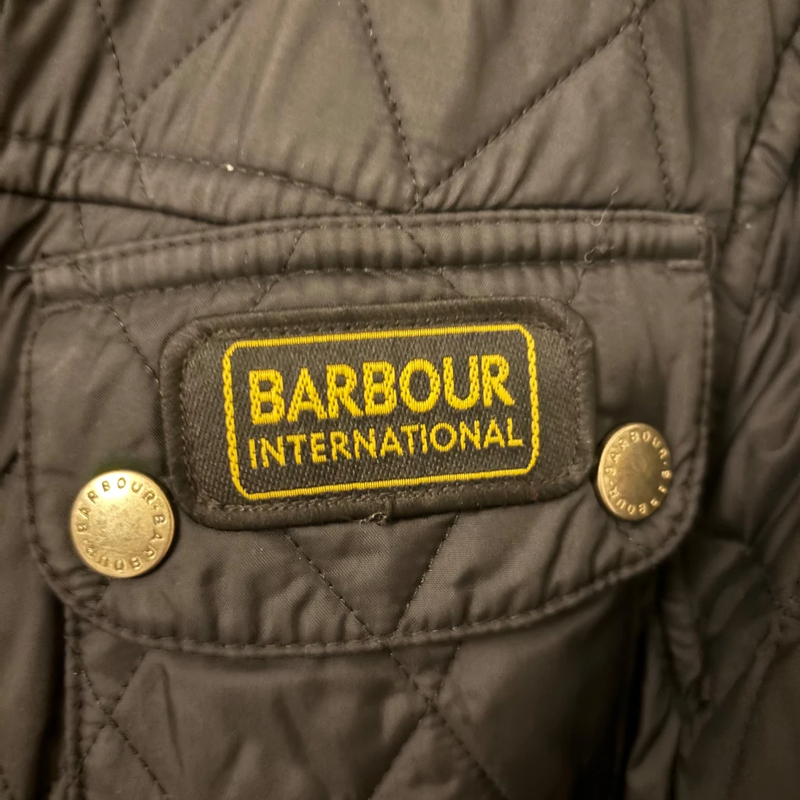 Svart quiltad jacka från Barbour - 2