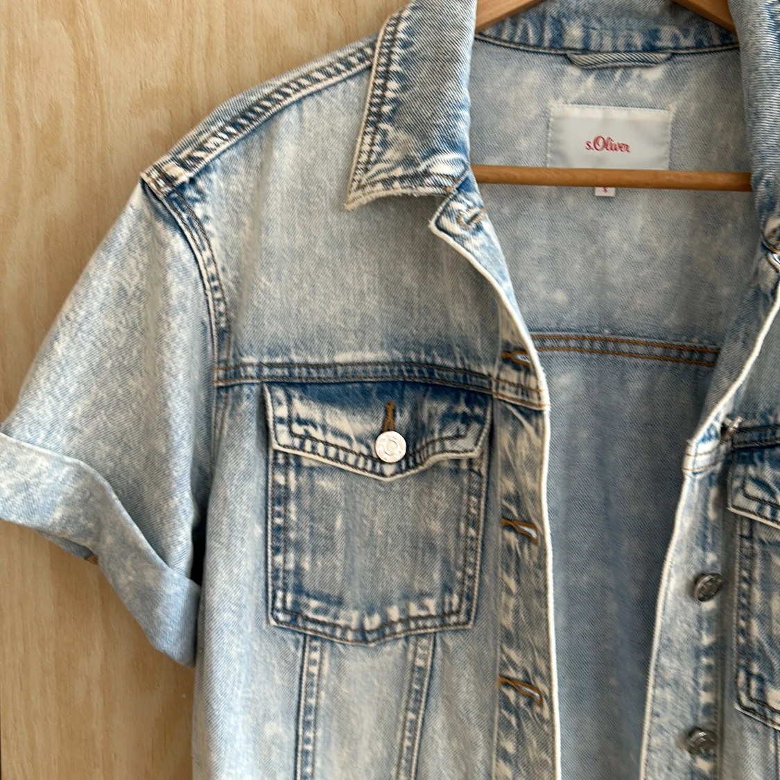 Ljusblå croppad jeansjacka s.Oliver - 1