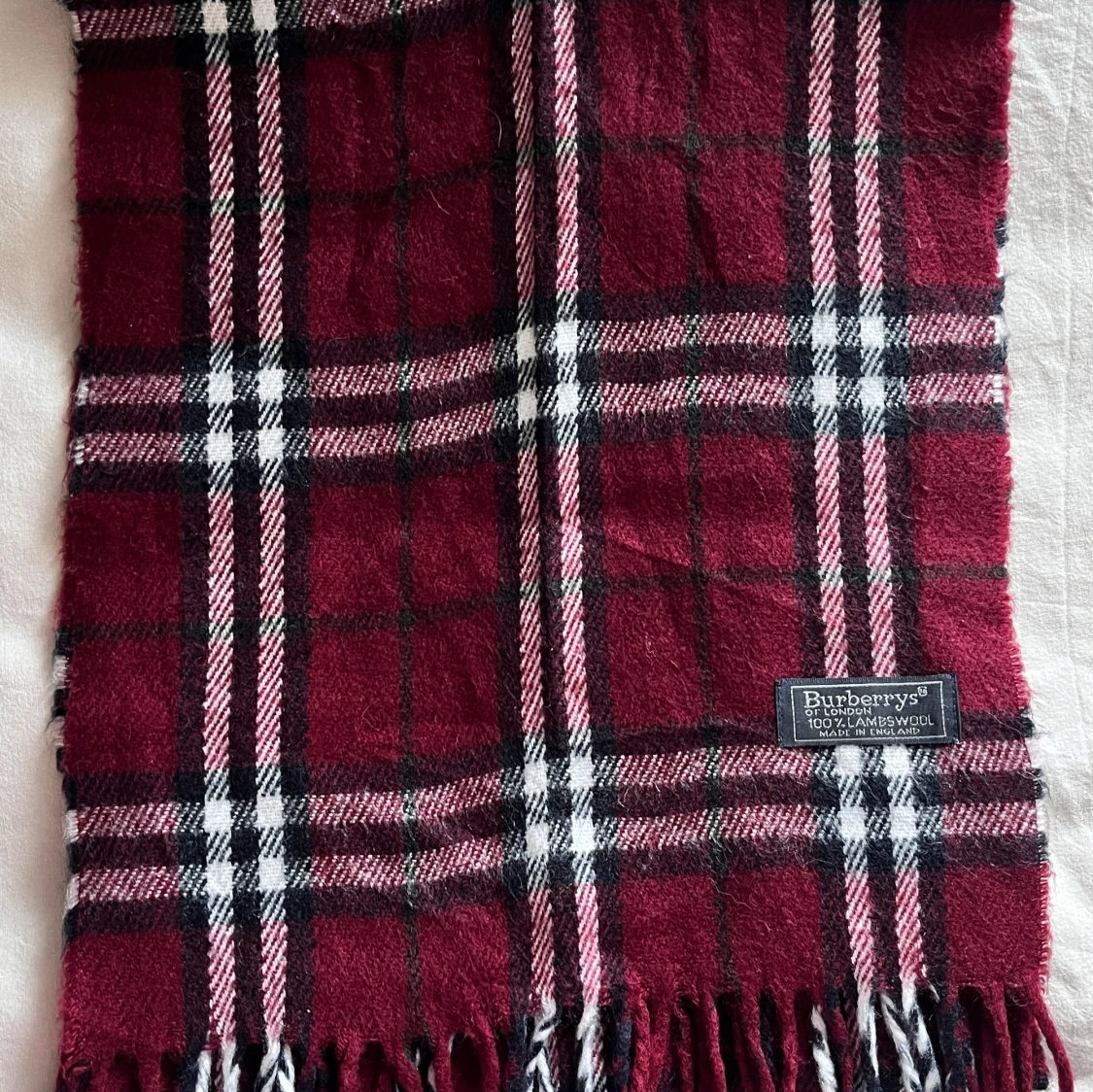 Rutig vinröd halsduk från Burberrys - 4