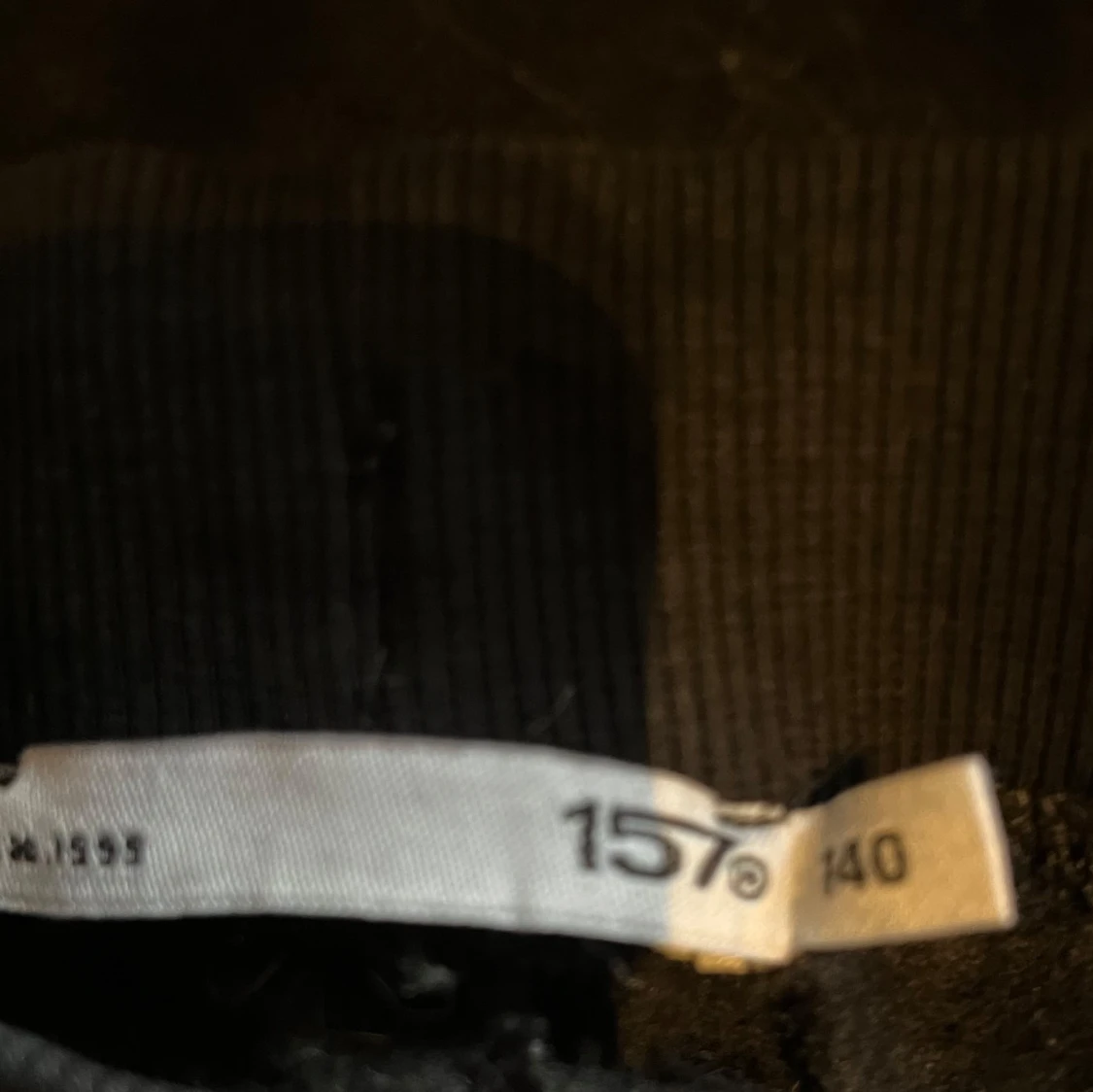 Svarta mjukisbyxor från 157, stl 140 - 3