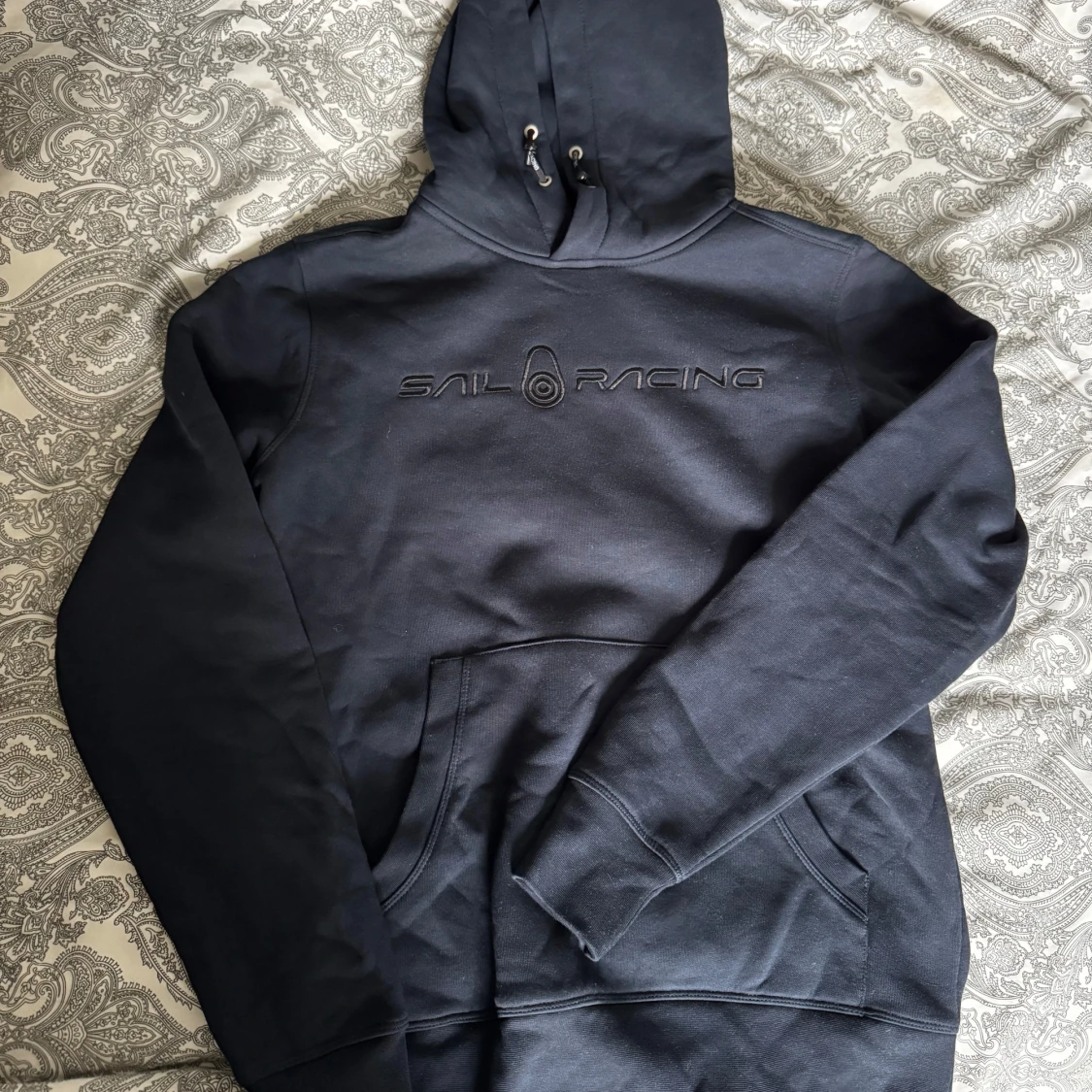 Marinblå Sail Racing hoodie med brodyr - 1