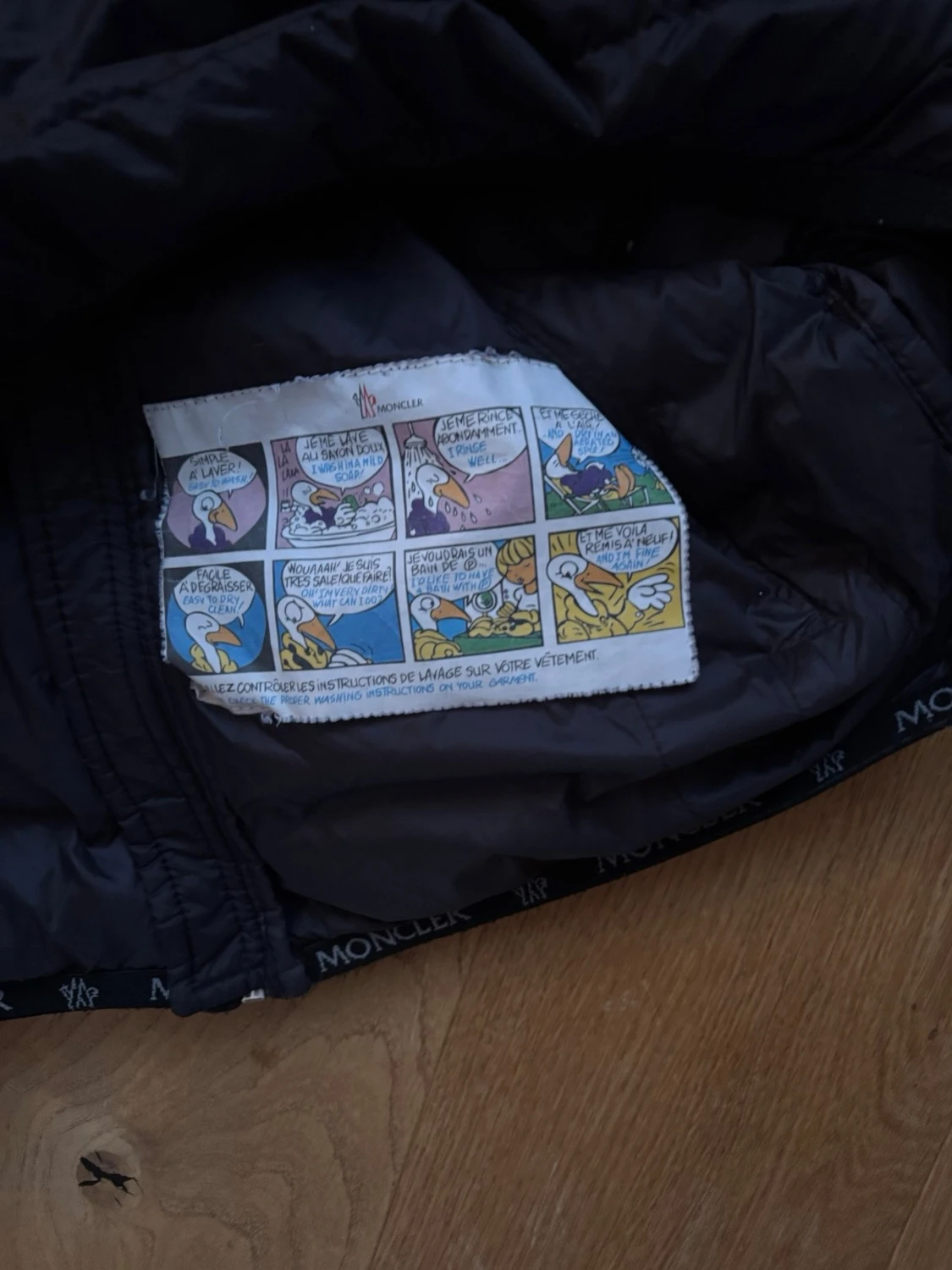 Svart dunväst från Moncler - 2