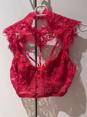 Lingerie top - In good condition worn twice for picture taking only size is S but can fit M