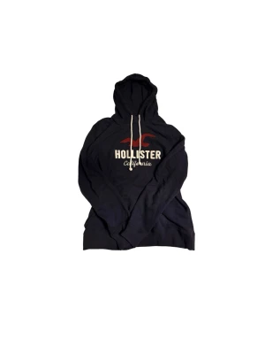Hollister Hoodie - ⭕️Finns liknande plagg i min profil⭕️  En schysst hoodie från Hollister i storlek L. Kom gärna med frågor eller funderingar, pris kan ofta diskuteras. 