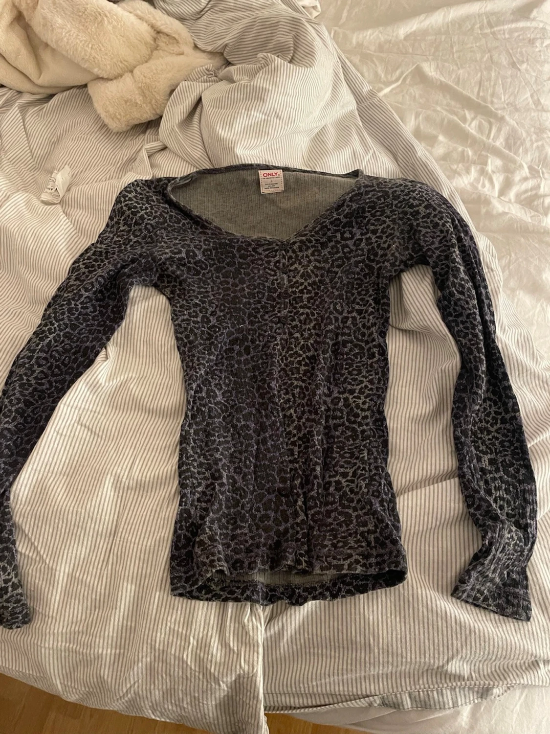 Leopardmönstrad topp från ONLY