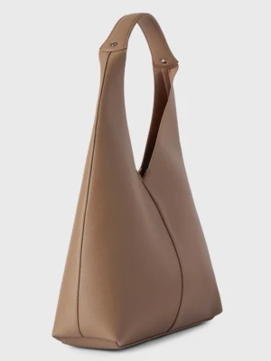 Beige axelväska från Carin Wester - Superfin  och helt  ny väska från Carin Wester, sälj pågrund av att den ej kommer till användning 💕😊