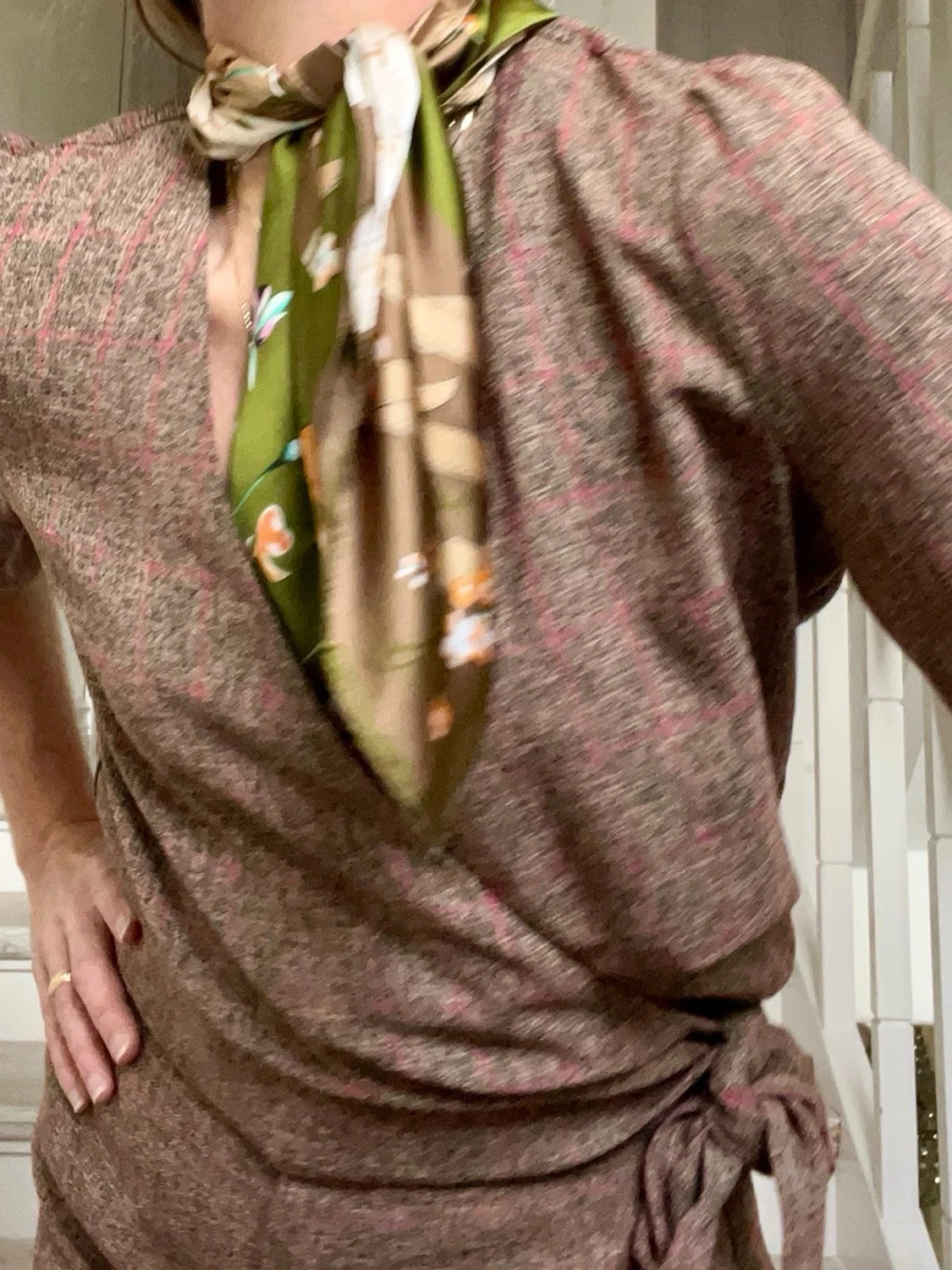 Tvådelat set med omlottblus och byxa - 3