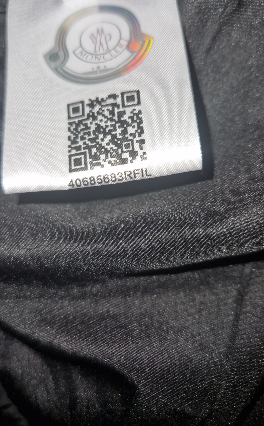 Svart vindjacka från Moncler med luva - 2