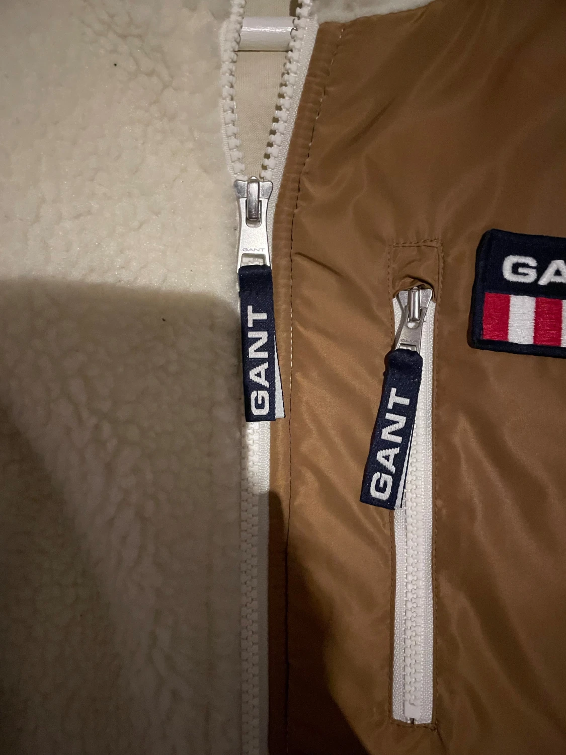 Vit teddyjacka från Gant med detaljer - 5