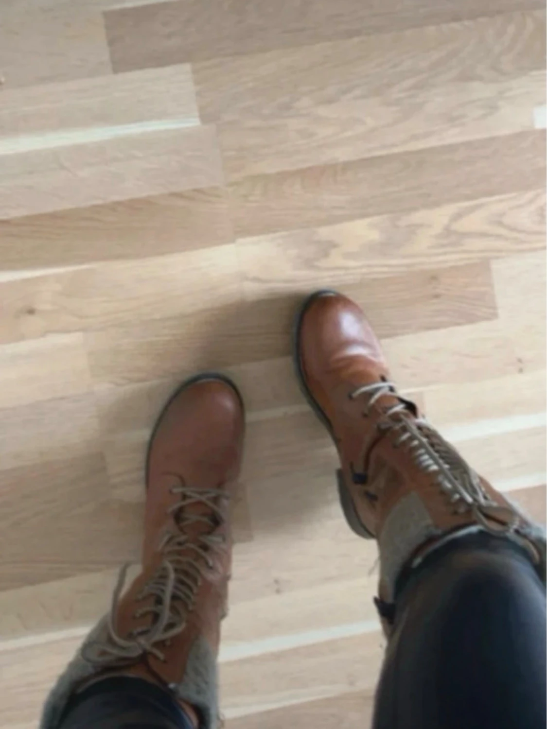 Bruna höga boots med snörning - 1