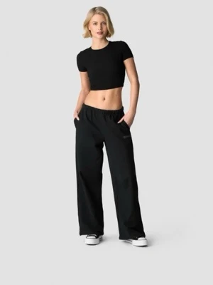 Revive Sweatpants ICIW - Säljer dessa mjukisbyxor från ICIW då de är lite för korta för mig. Använt fåtal gånger. Finns ej att köpa längre. Köptes för 699. Kan skicka fler bilder om det önskas 🌸