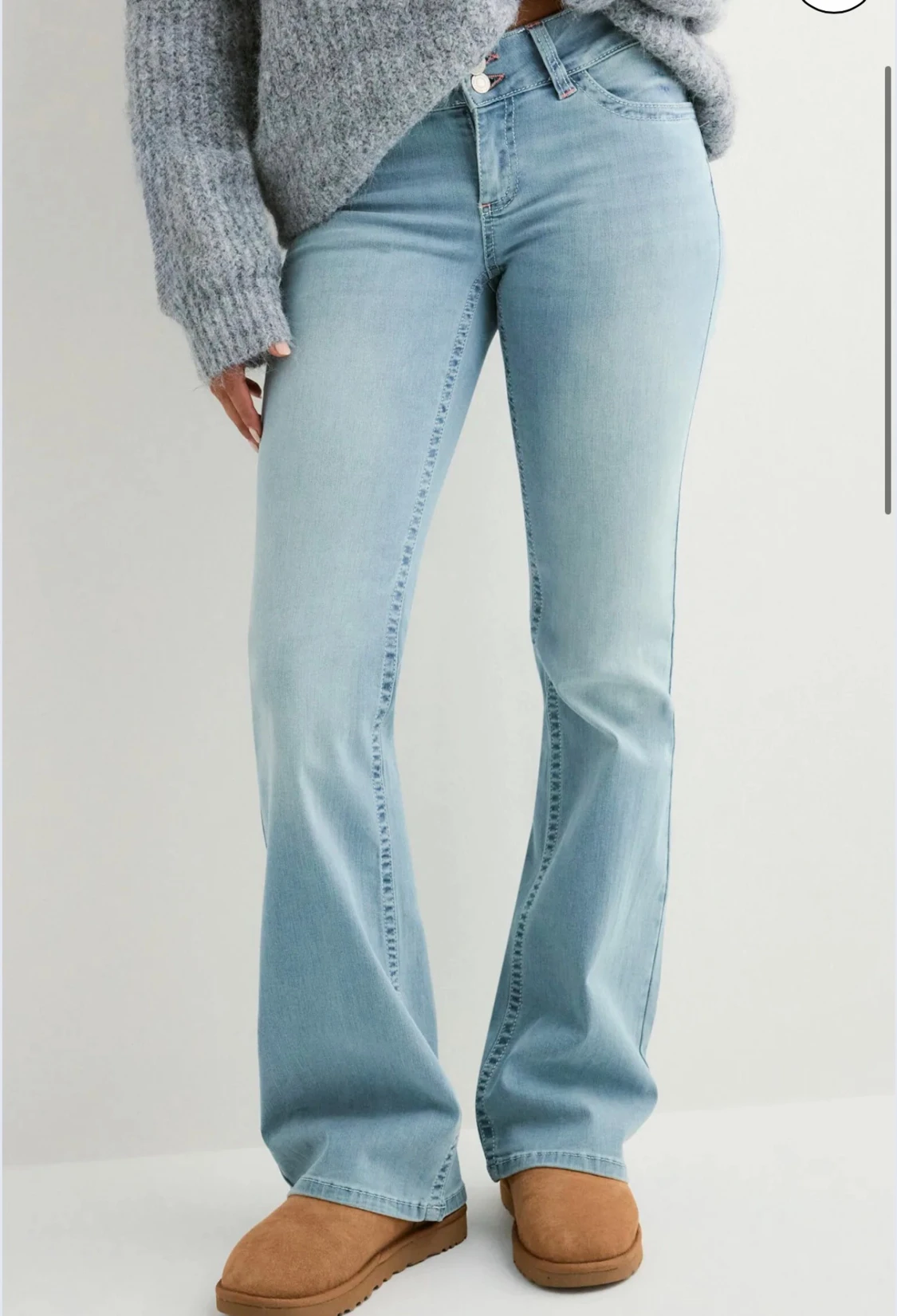 Low Waist Bootcut Stitch Jeans