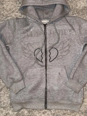 Zip hoodie - | Condition: 7/10 | Color, Gray, black | What is included: Hoodie | Retail price 799kr |