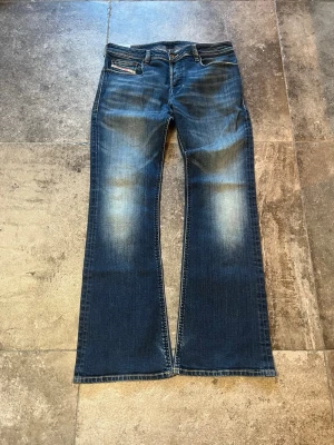 Flared Diesel Jeans  - Tja! säljer mina sjukt snygga flared diesel i strlk 32/32👏 riktigt snygg fade på dessa, tveka inte på att skriva om ni har några frågor🫡