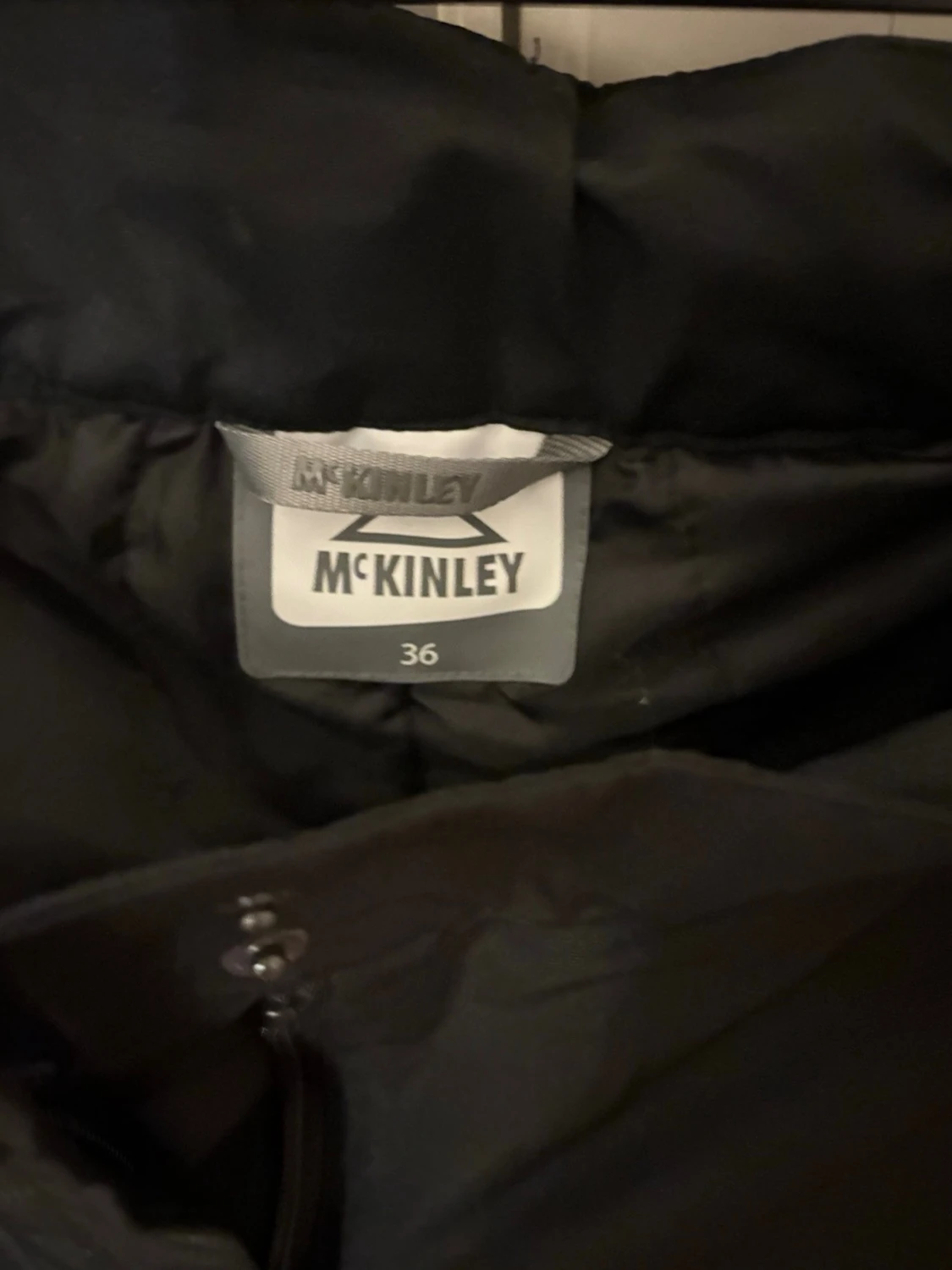 Svarta överdragsbyxor från McKinley  - 2