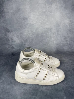 Valentino skor - Storlek: Uk 6, Eu 39 || Skick: mycket bra || Nypris: Ca 5500 kr || Följ för liknande produkter 🍾🌊