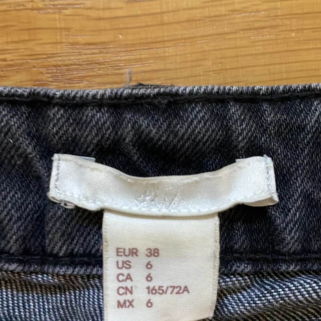 Mörkgråa jeans shorts  - 1