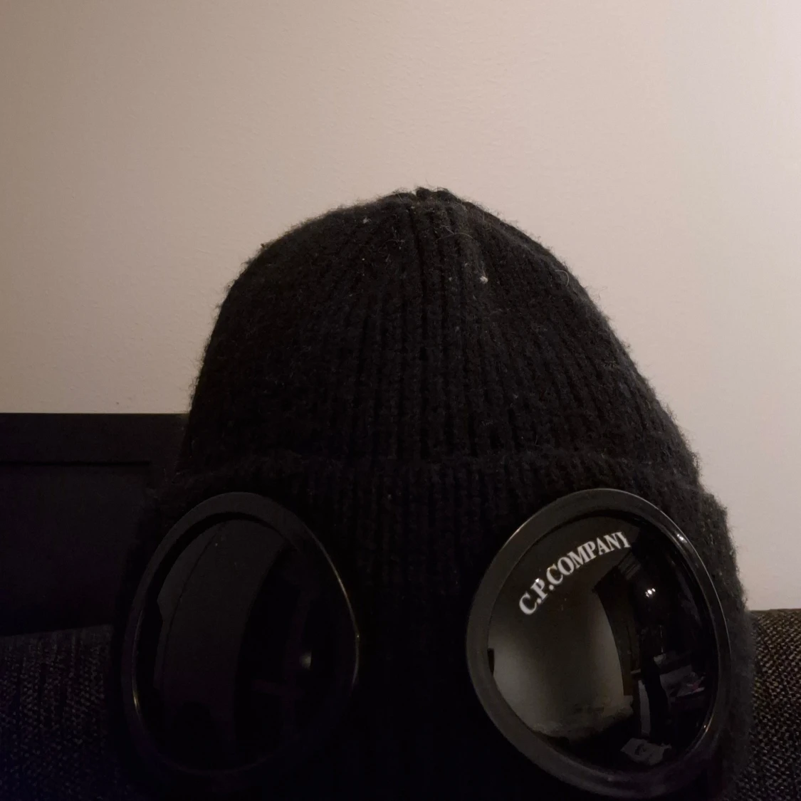 Svart c.p company mössa