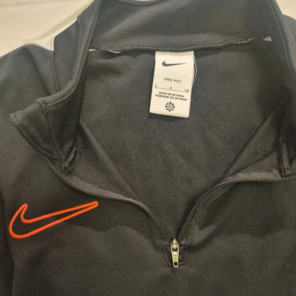 Svart Nike half zip träningströja - 1