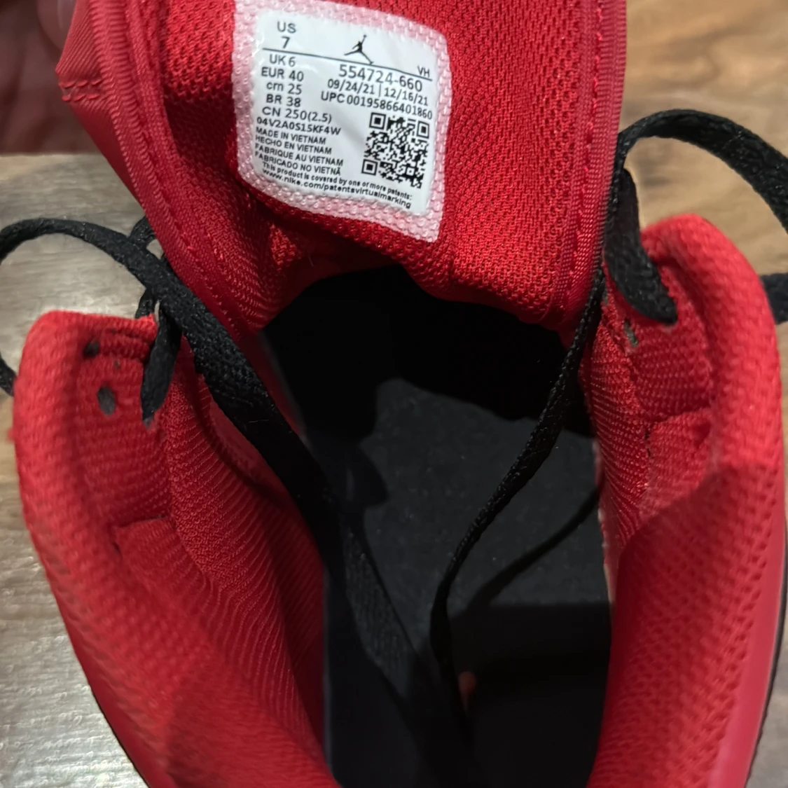 Nike Air Jordan 1 Mid Röd/Svart - 2