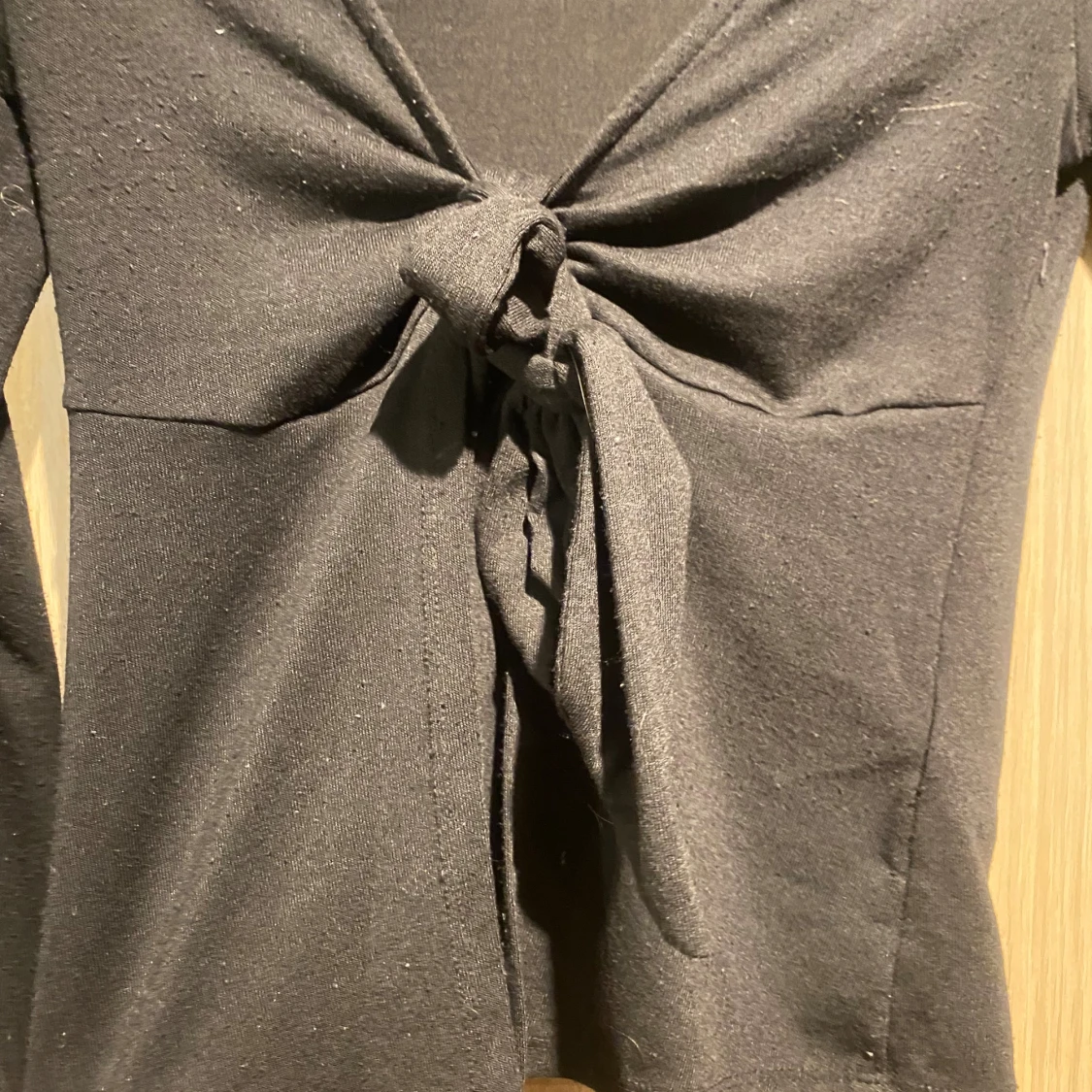 Svart knytblus från Gina Tricot XS - 4