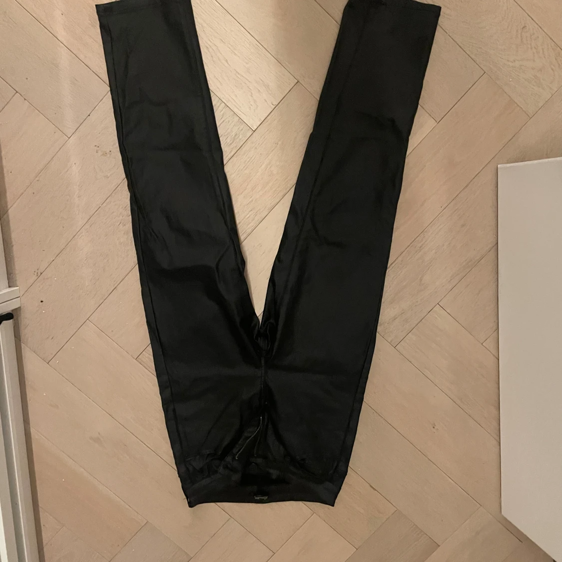 Svarta byxor från Happy Holly - 3