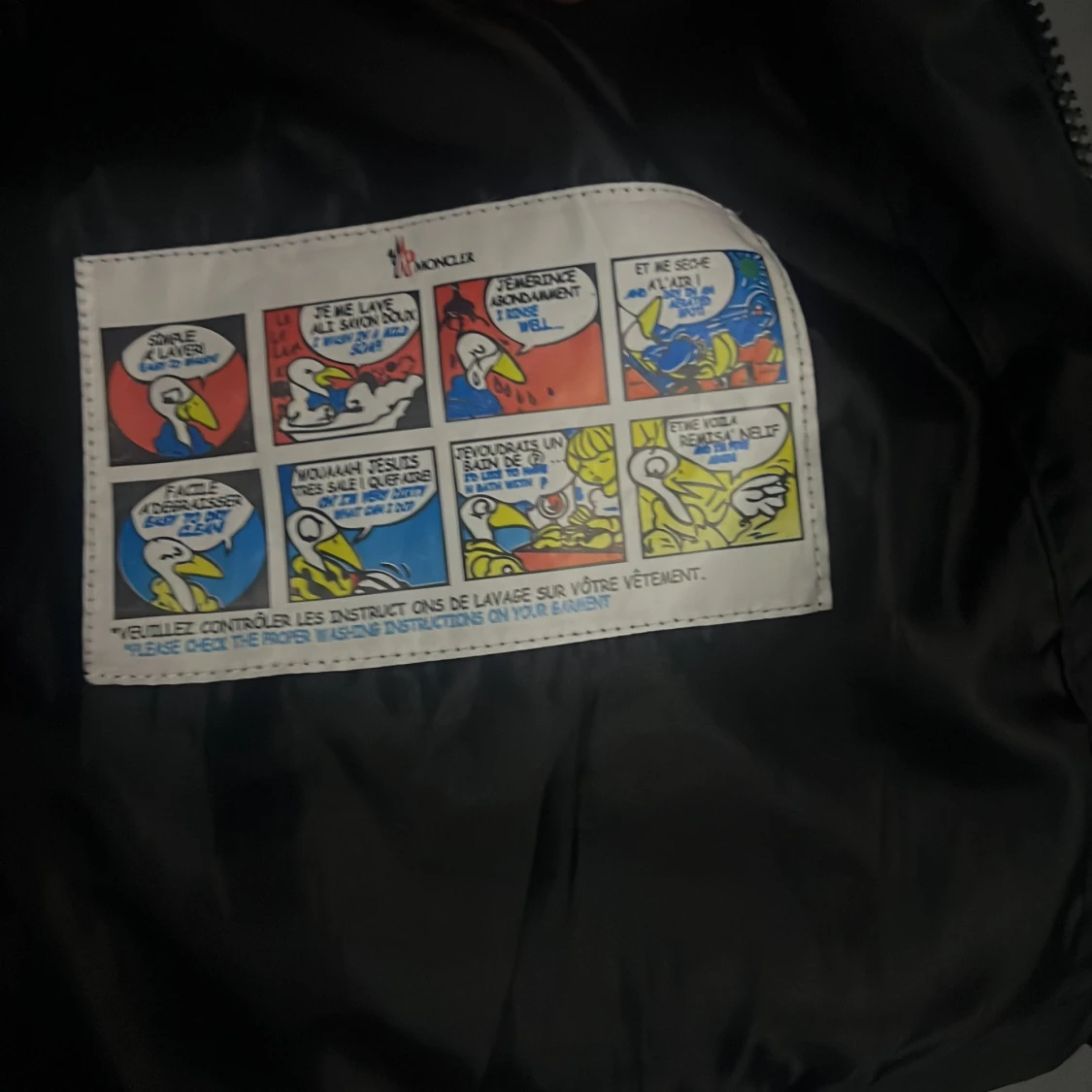 Svart dunväst från Moncler, S priset kan diskuteras - 1