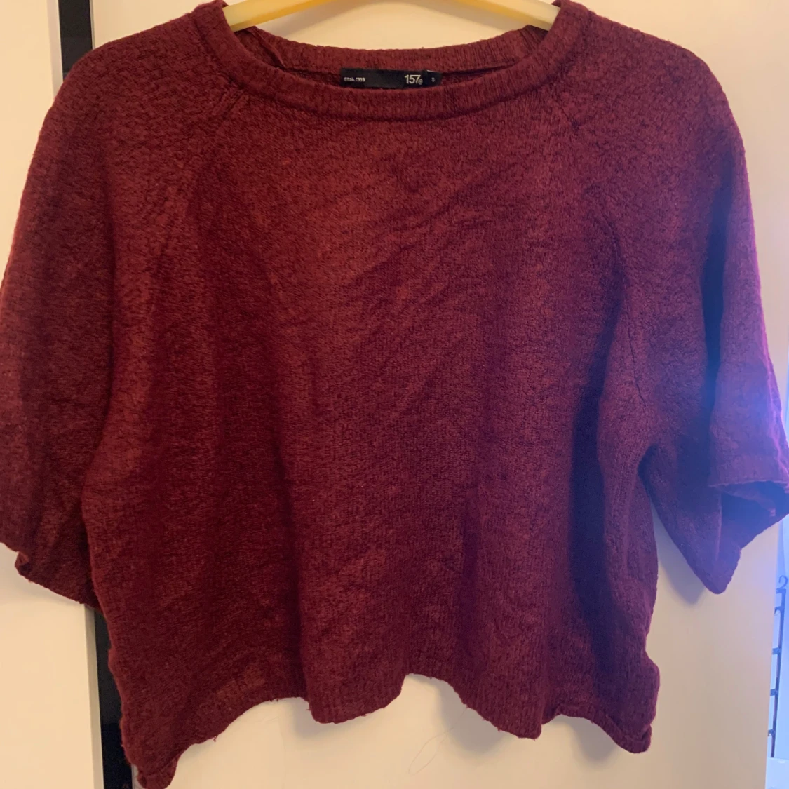 Vinröd stickad tröja från 157