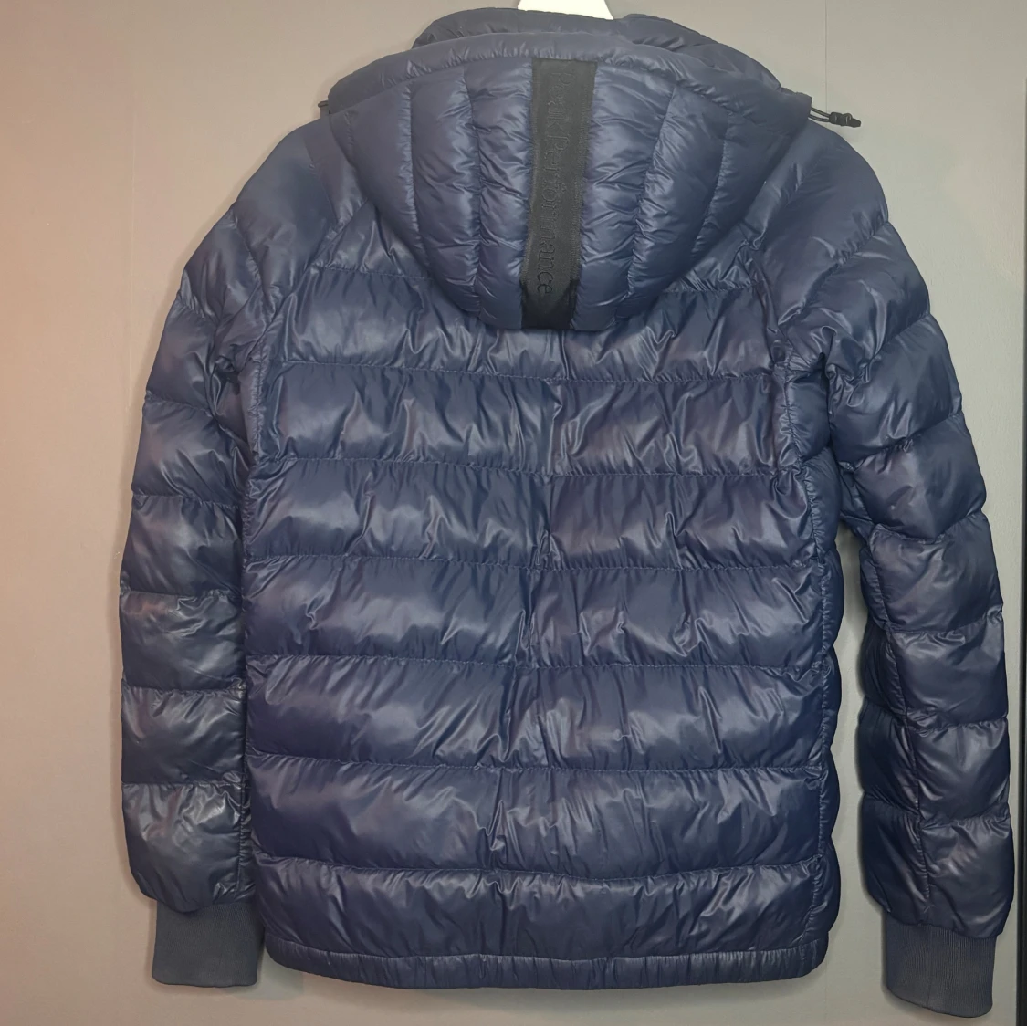 Blå pufferjacka från Peak Performance 160 - 1