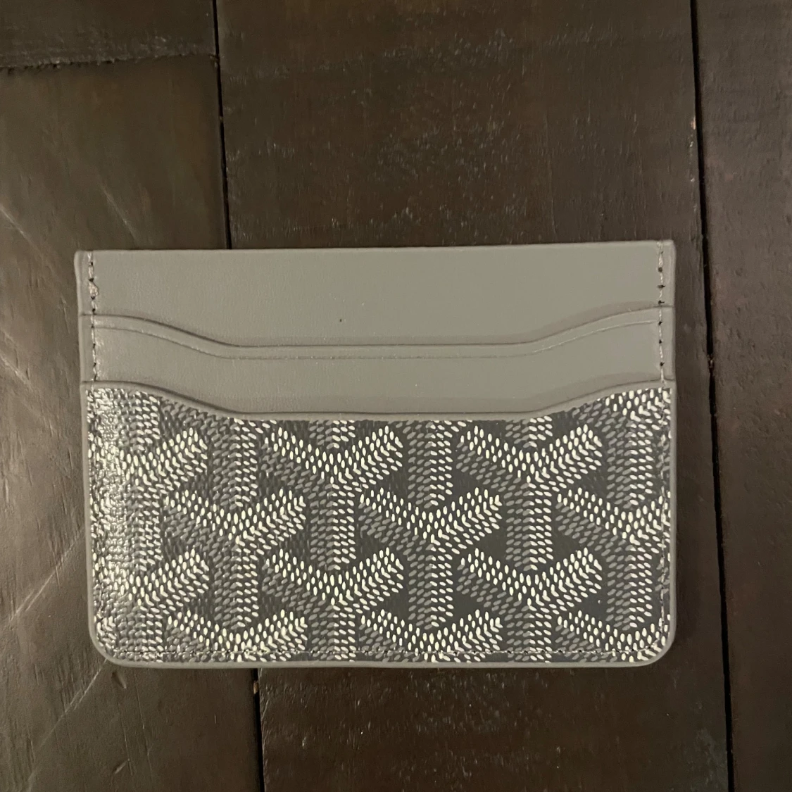 Grå korthållare - 1