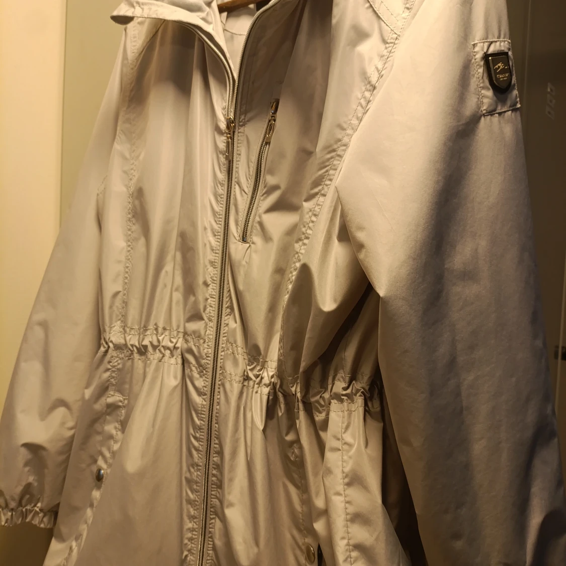 Ljusgrå vindjacka från Tuxer, stl L - 1