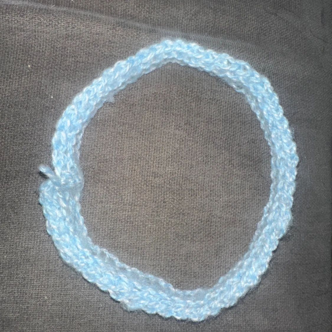 Ljusblå virkat diadem - 4