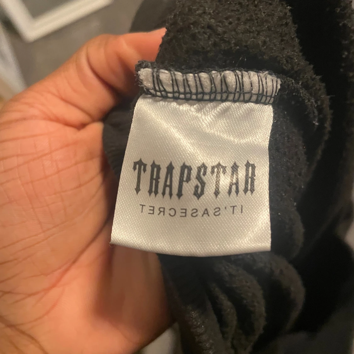 Trapstar hoodie i svart och grå - 3