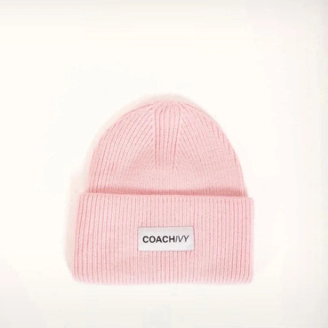 Ljusrosa ribbstickad mössa COACH IVY - 1