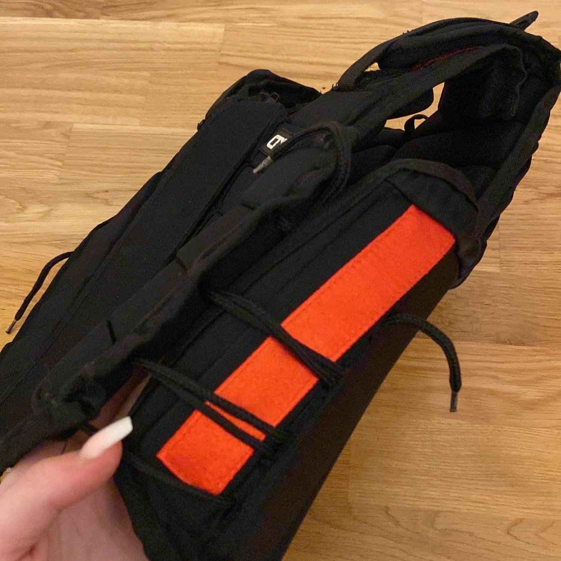 Svart skyddsväst från CRW - 1