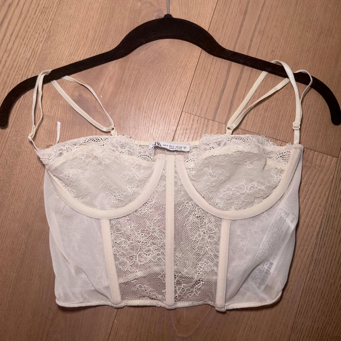 ZARA spetskorsett-topp