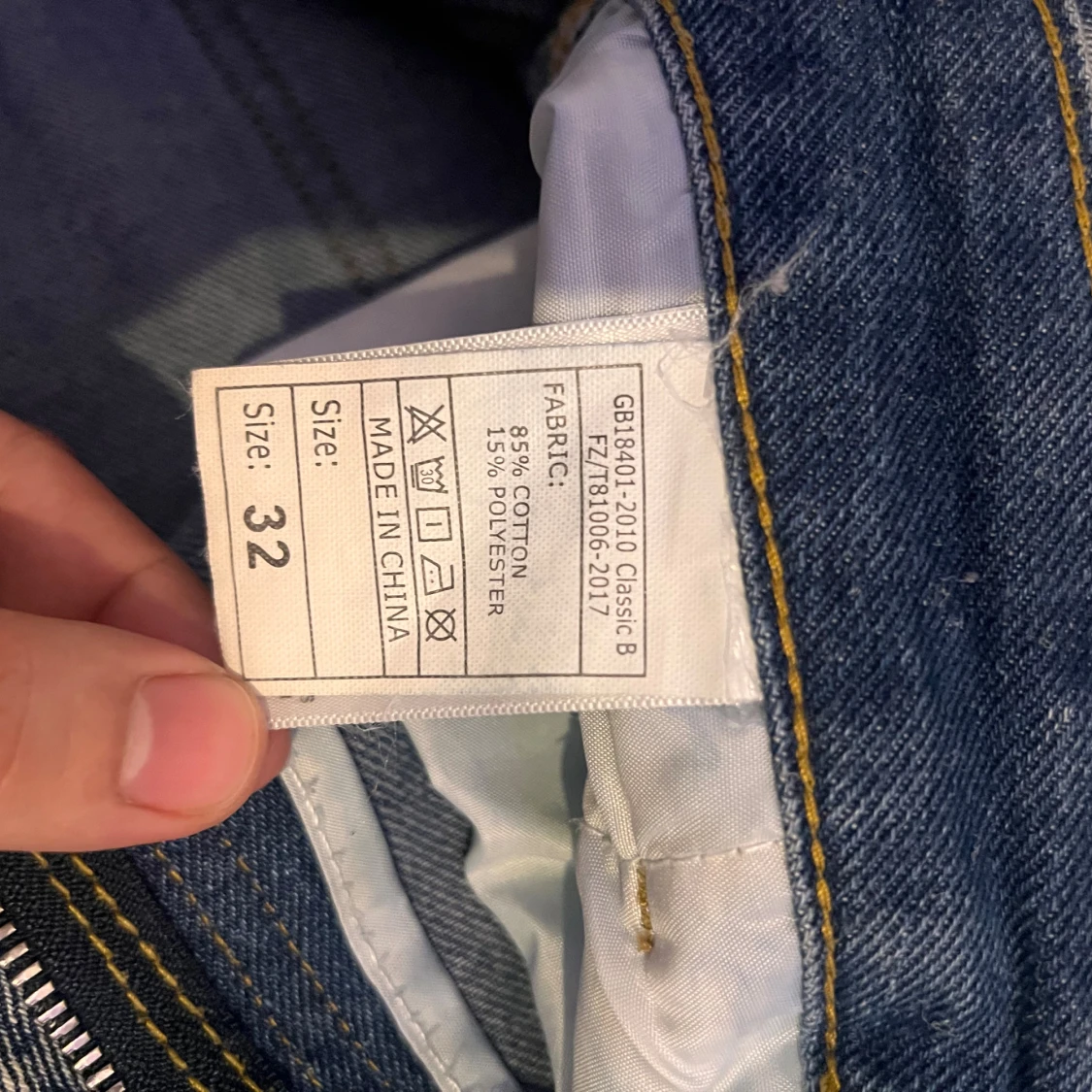 Blå slitna skinny jeans, storlek 32 - 2