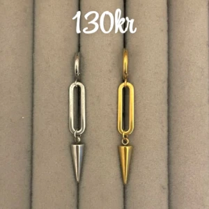 Örhängen  - Kommer i par 