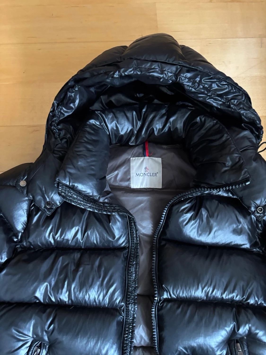 Svart Moncler pufferjacka med huva - 1