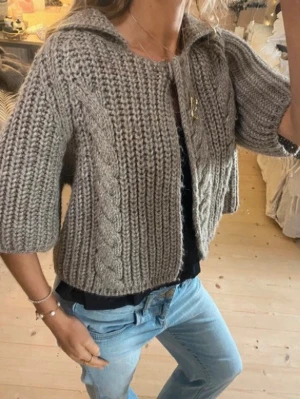 Trekvartsärmad kofta - SÅ snygg