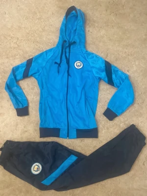 Helt ny manchester city dress! - Helt ny manchester city dress!