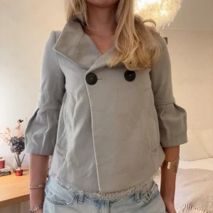 Grå jacka - Superfin grå vårjacka!! Storlek xs passar även s🧡