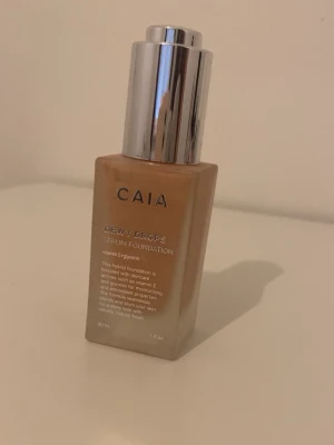 Caia dewy drops - INTE använd på något sätt. Säljer pga att färgen inte passade. Färg 30C.