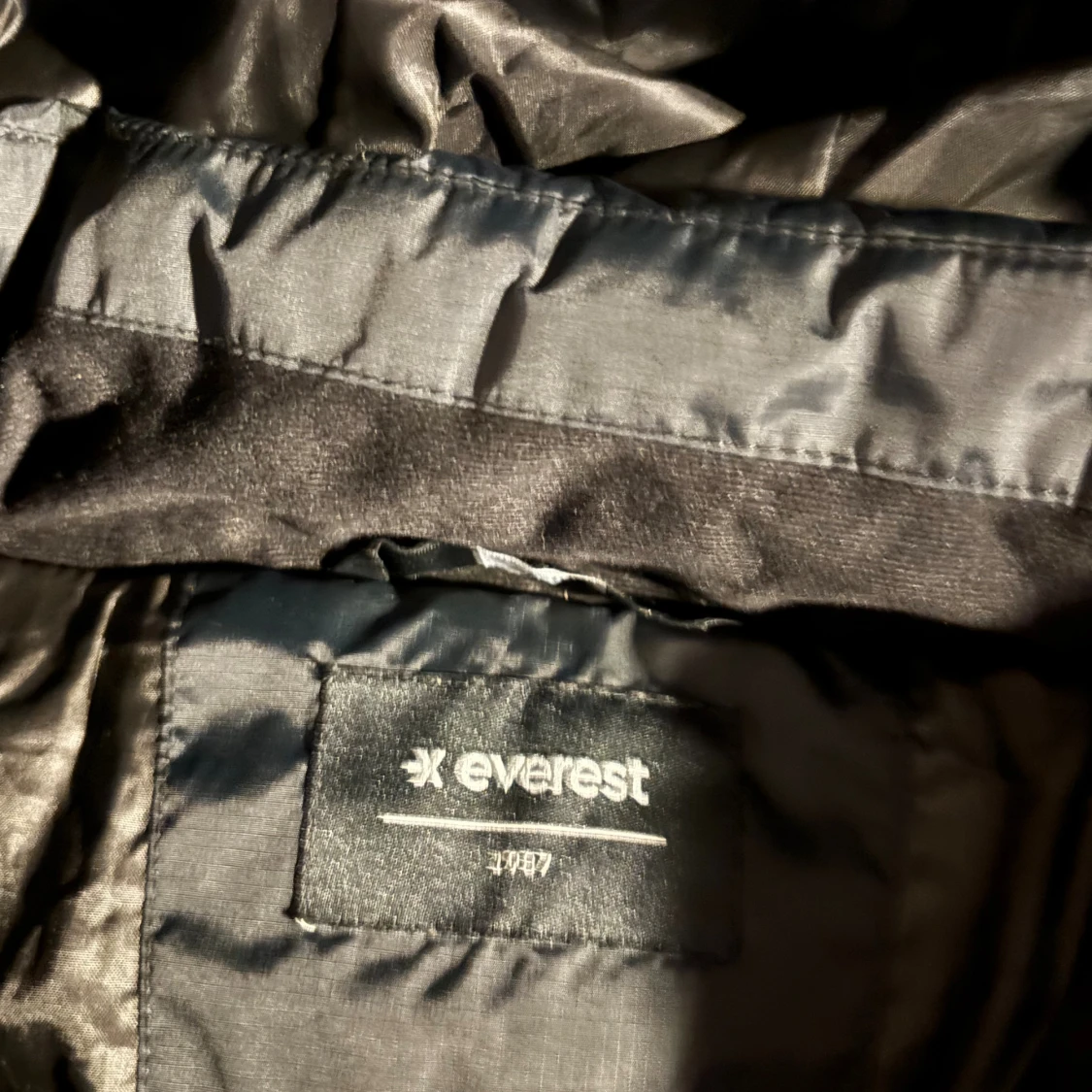 Svart pufferjacka från Everest - 2