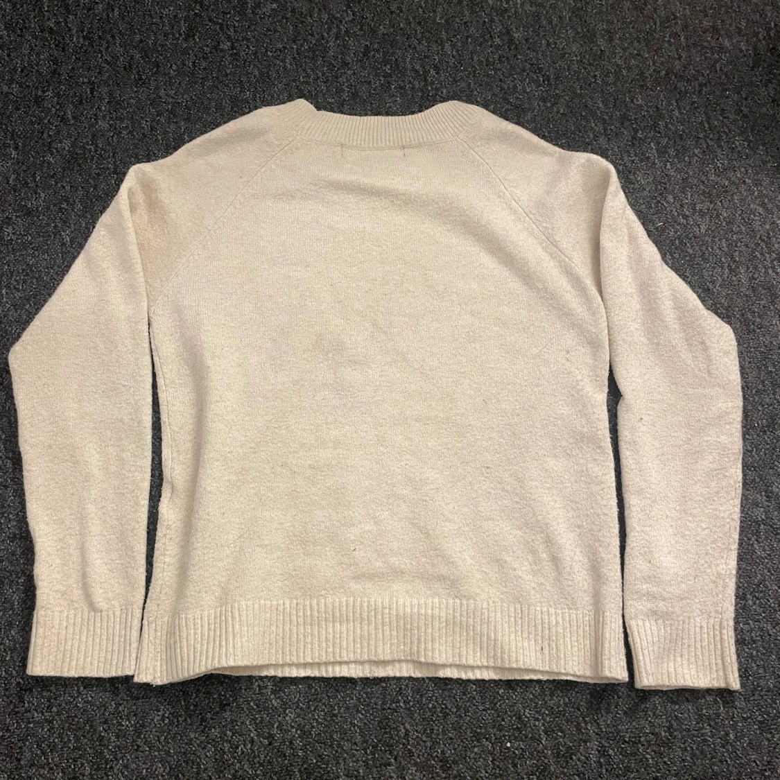 Beige stickad tröja från Vero Moda - 1