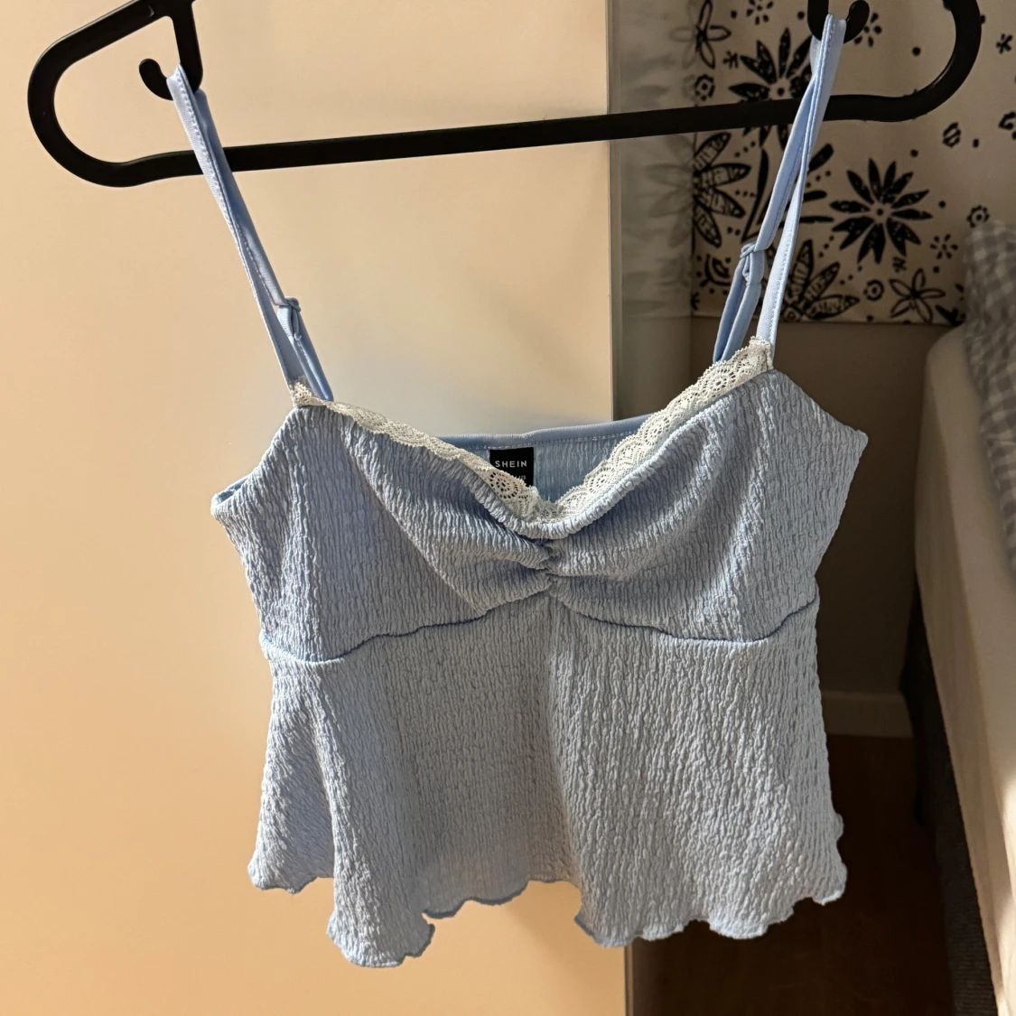Ljusblå linnetopp med spets från SHEIN