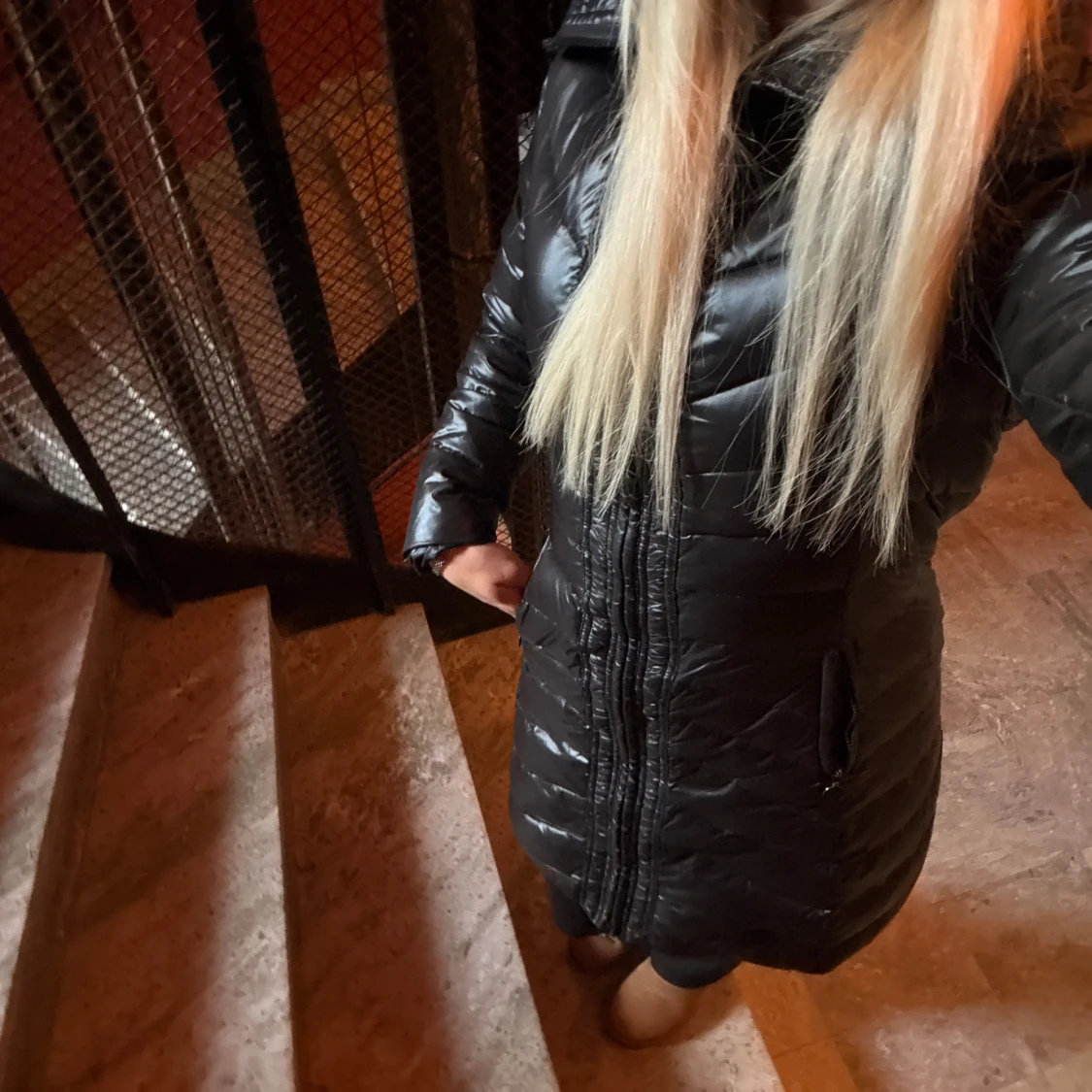 Svart lång dunjacka från Moncler - 2