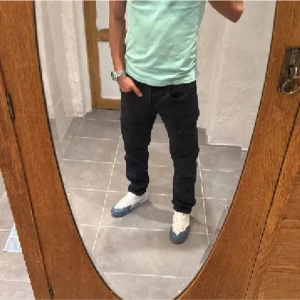 Replay jeans  - Ett par snygga byxor från Replay i storlek W31 L32 i modellen Anbbas 