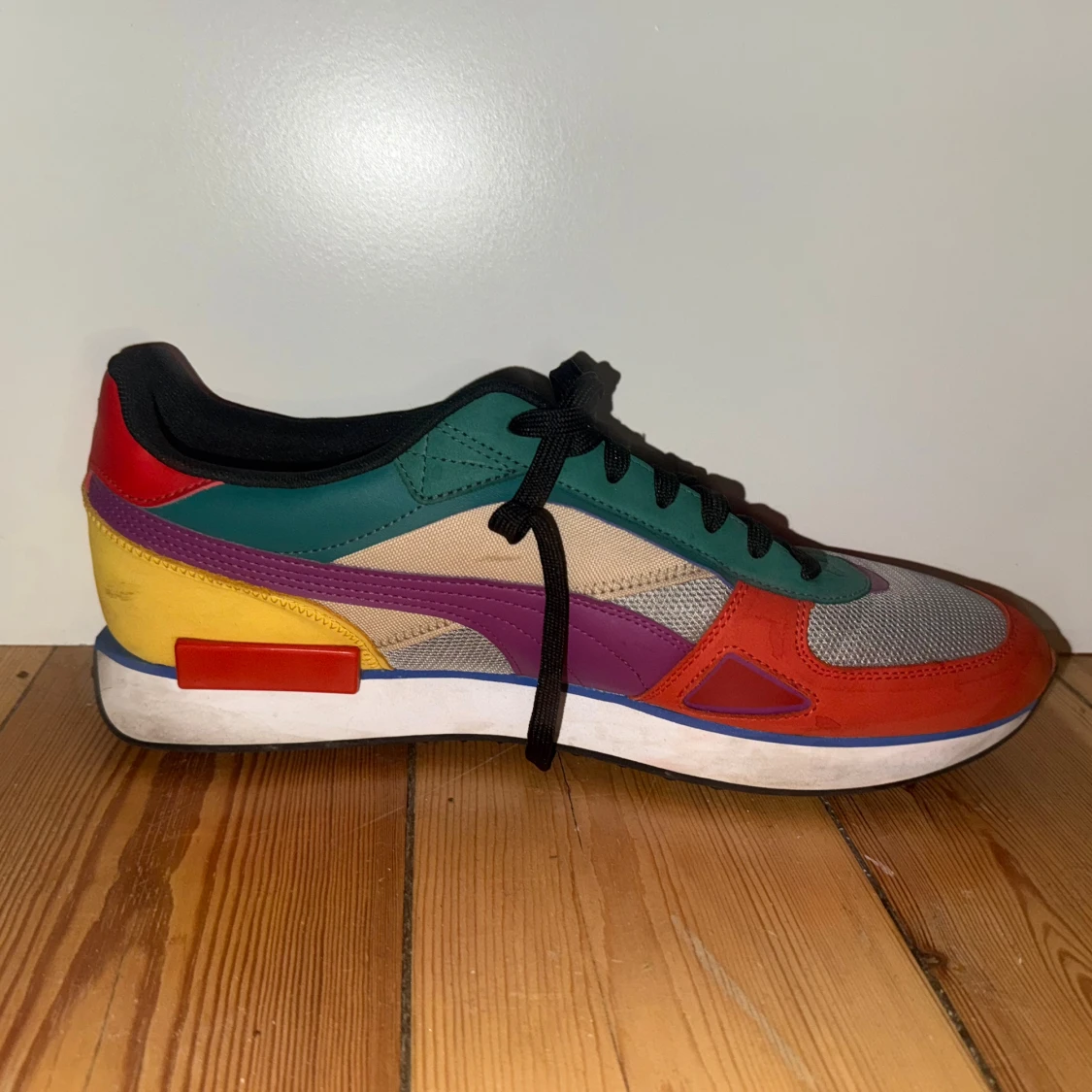 Puma x The Hundreds färgglada sneakers - 1