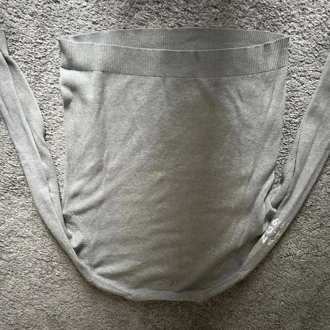 Grå stickad tröja med flagga från GANT - 2